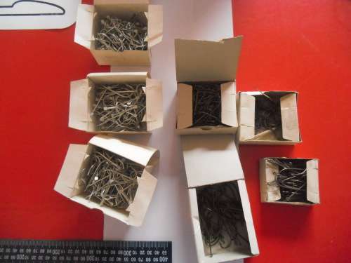 APPROXIMATELY 600 FISHING HOOKS (NEVER BEEN USED).